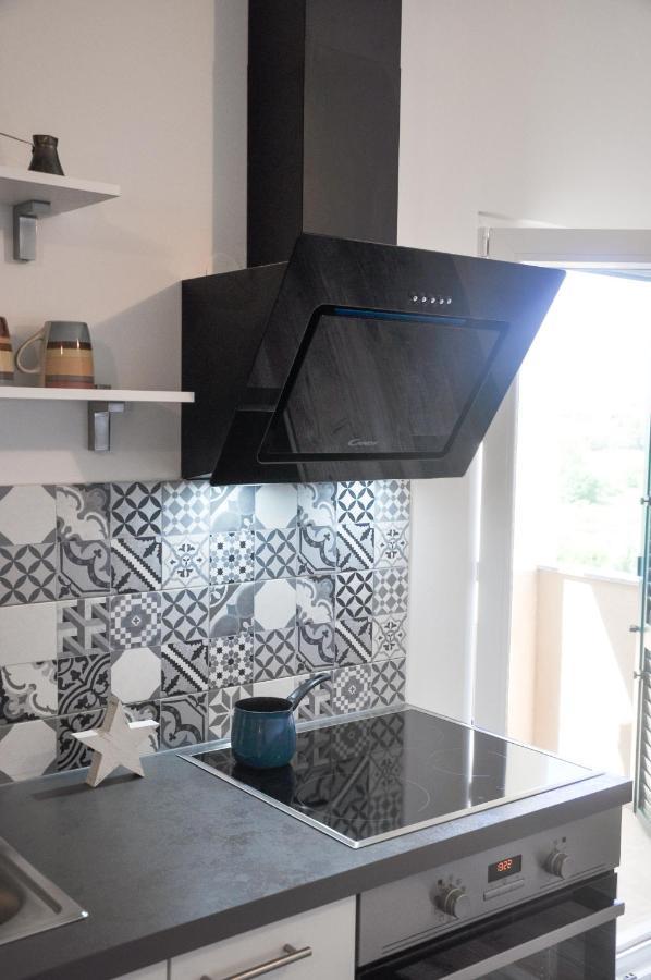Apartmani Carnizza Ražanac エクステリア 写真