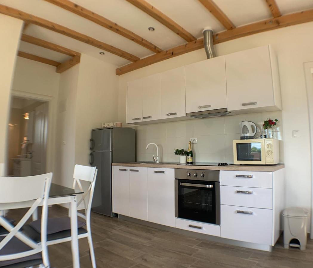 Apartmani Carnizza Ražanac エクステリア 写真