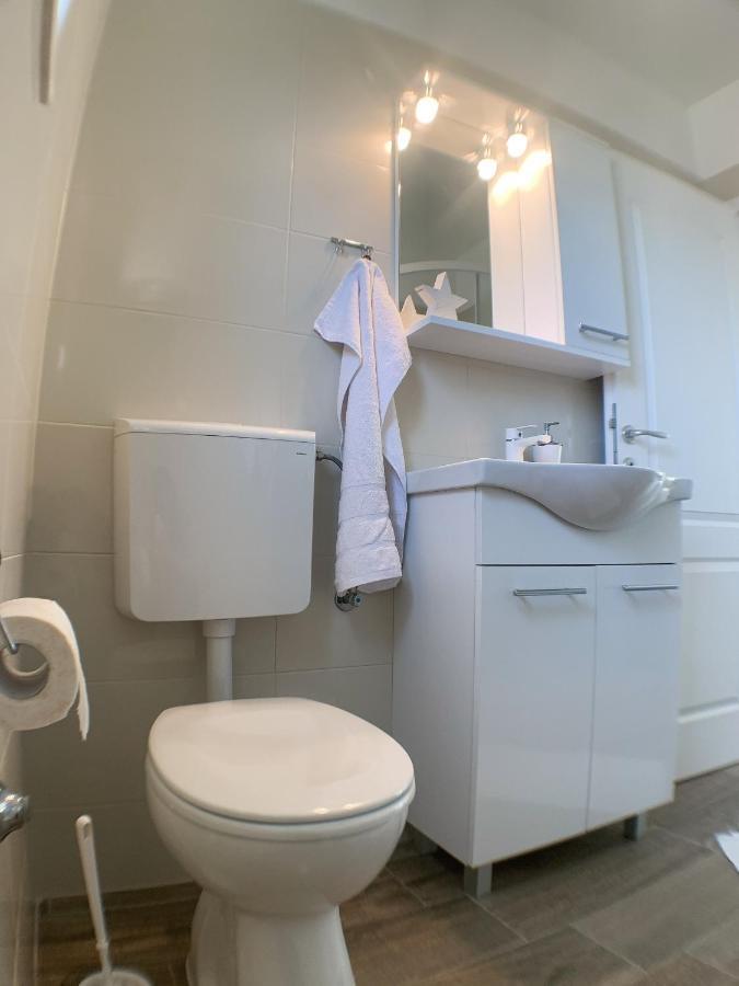Apartmani Carnizza Ražanac エクステリア 写真