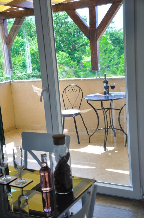 Apartmani Carnizza Ražanac エクステリア 写真