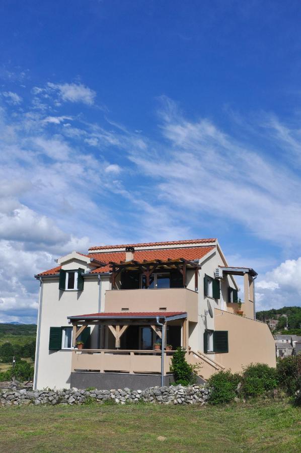 Apartmani Carnizza Ražanac エクステリア 写真